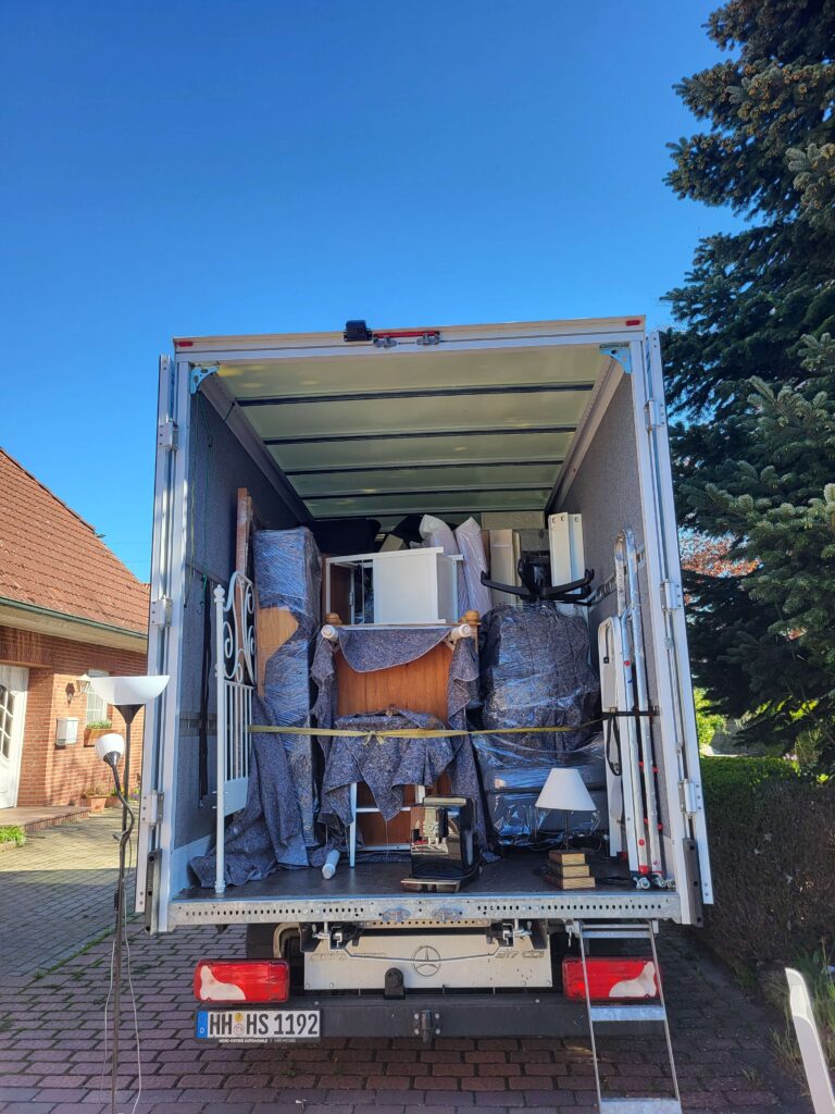 HS packt den LKW